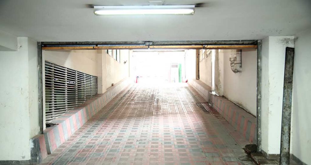 Cheap parking near nikunja